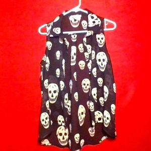 black and white Thin skull vest silver button up